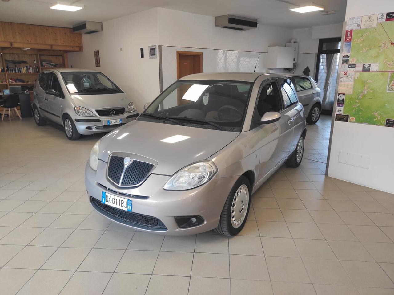 Lancia Ypsilon 1.2 Oro Giallo