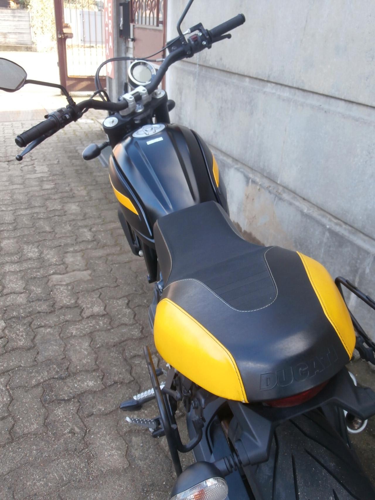 Ducati Scrambler 800 Full Throtte del 2017 PASSAGGIO ,TAGLIANDO E GARANZIA COMPRESI