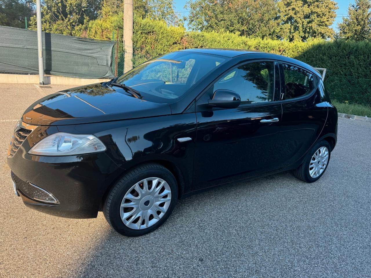 Lancia Ypsilon 1.2 - NEOPATENTATI - 12 MESI DI GARANZIA -