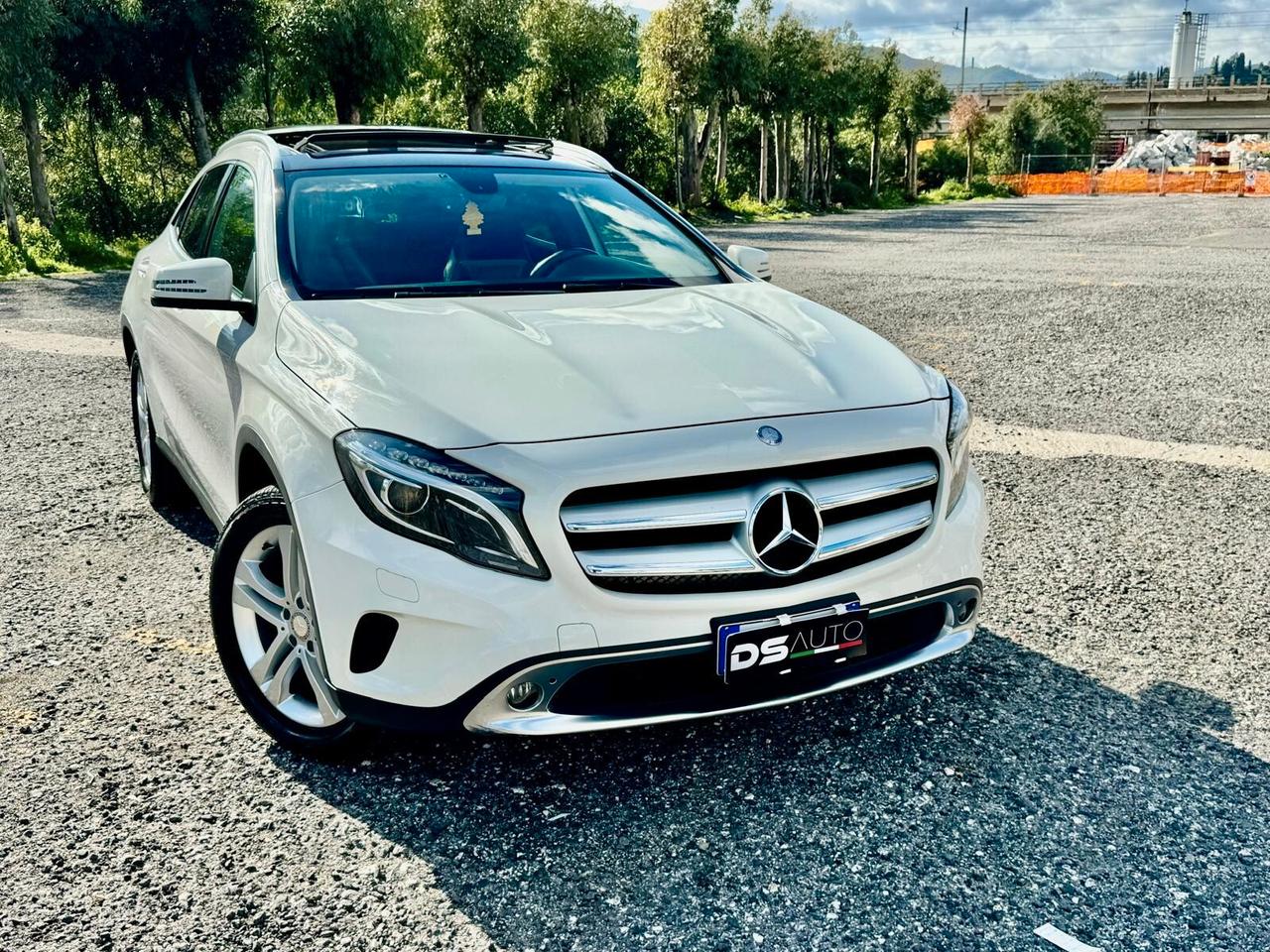 MERCEDES- BENZ GLA 220 D 4MATIC SPORT TETTO