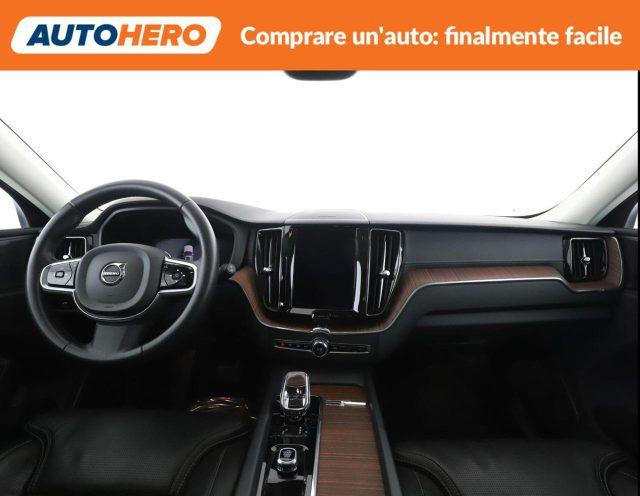 VOLVO XC60 B5 (d) AWD automatico Ultimate Dark