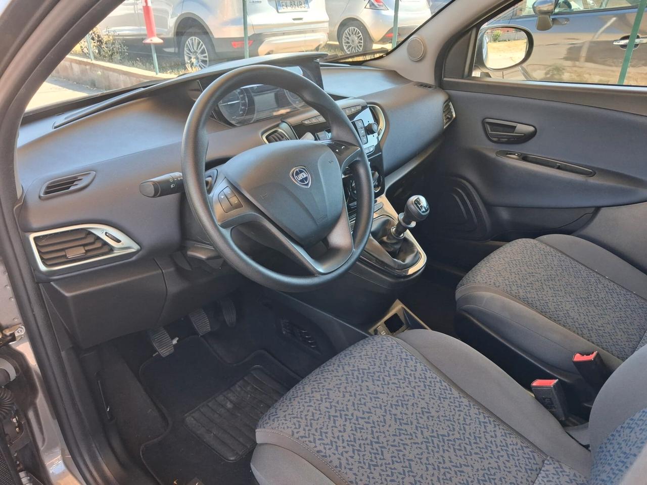 Lancia Ypsilon 1.0 FireFly 5 porte S&S Hybrid CON SOLI KM 21900
