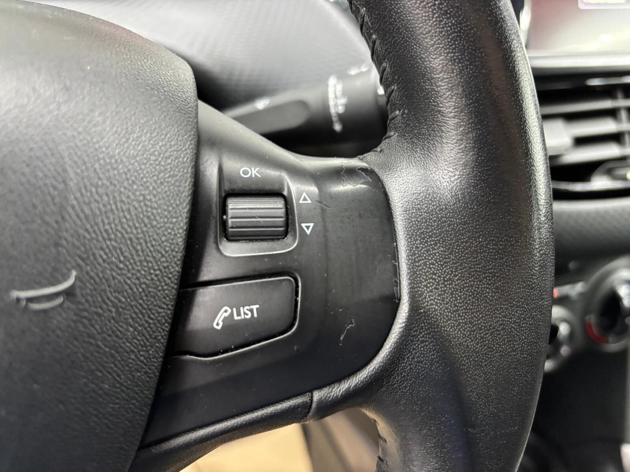 Peugeot 2008 BlueHDi 100 Black Matt