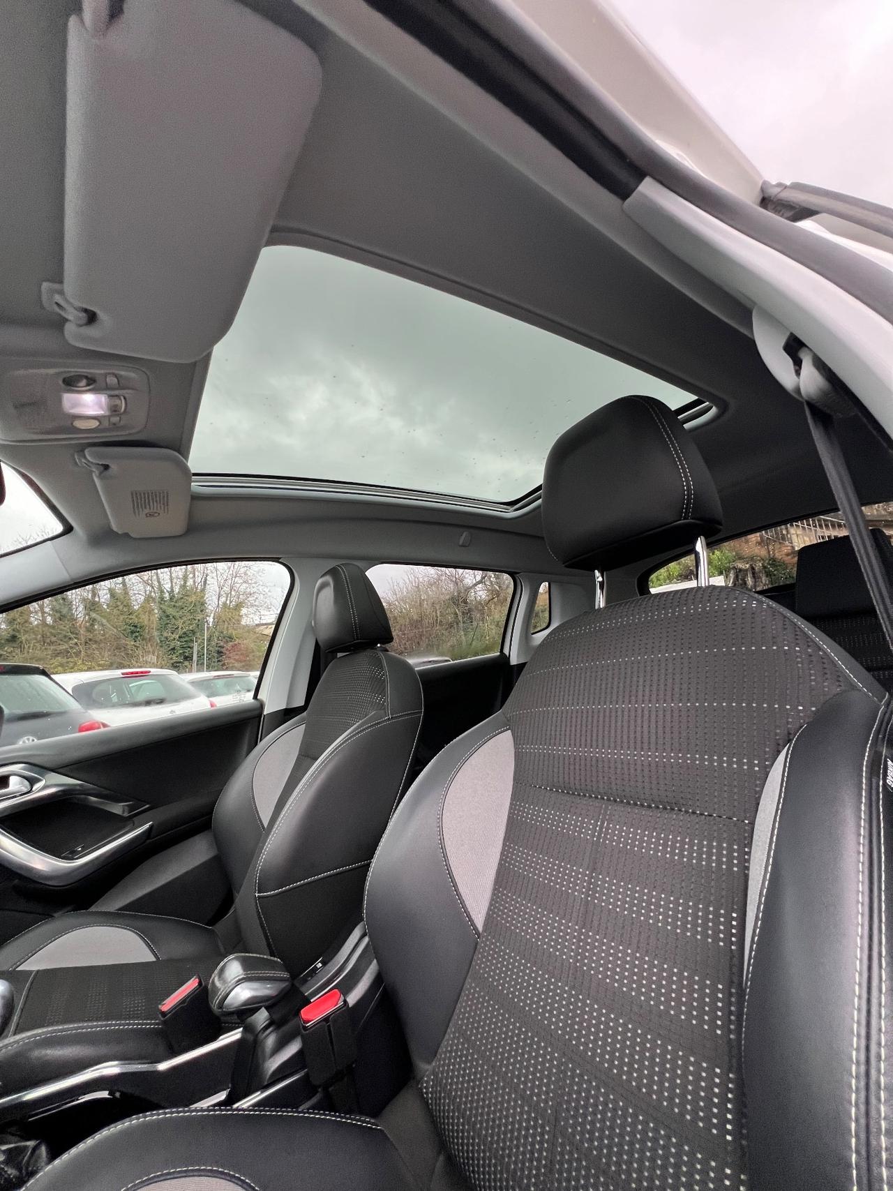 Peugeot 2008 1.6 e-HDi 115 CV Stop&Start Allure