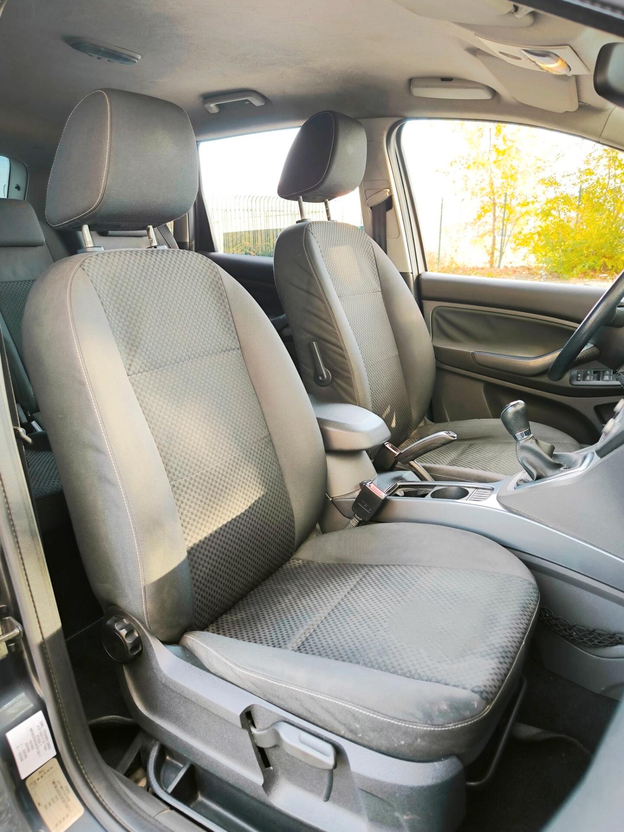 Ford C-Max 2.0 145 CV Titanium