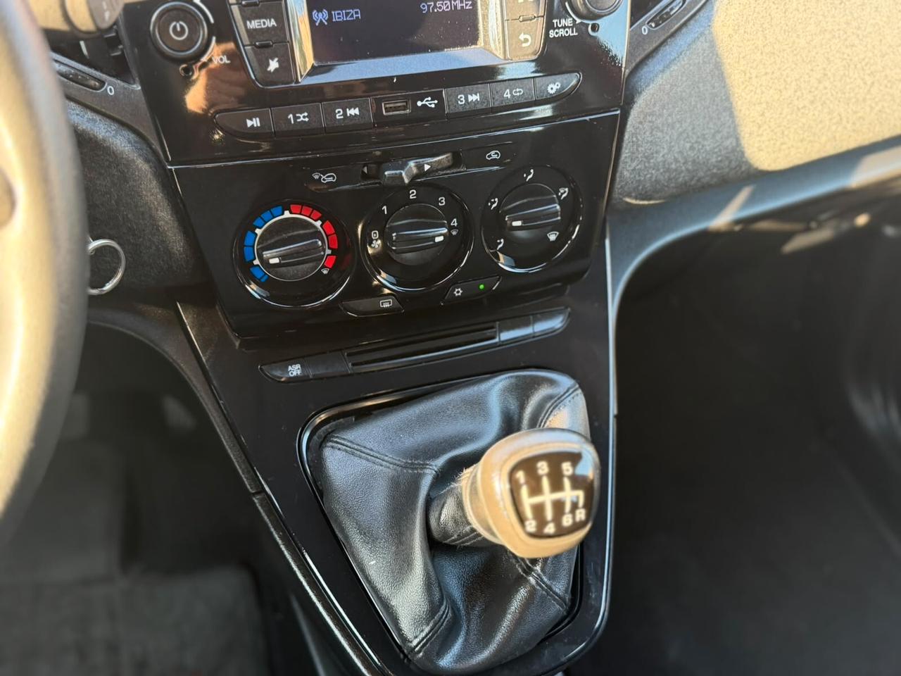 Lancia Ypsilon 1.0 Hybrid UnYca 2022