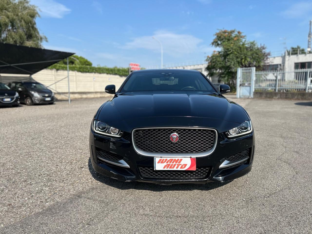 Jaguar XE 2.0 D AWD Turbo aut. R-SPORT