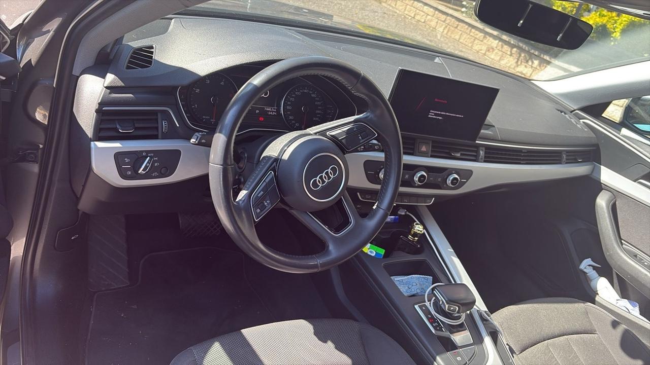 Audi A4 30 TDI/136 CV S tronic line edition