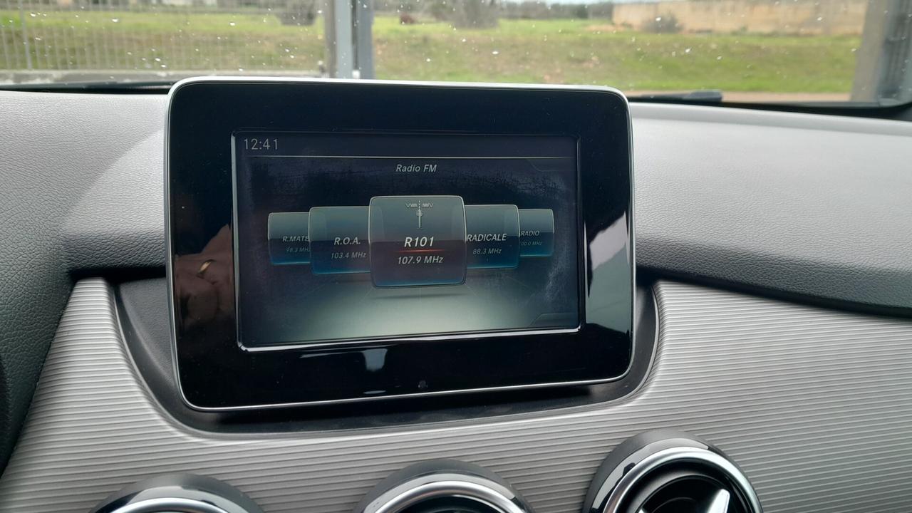 Mercedes-benz B 180 d Premium