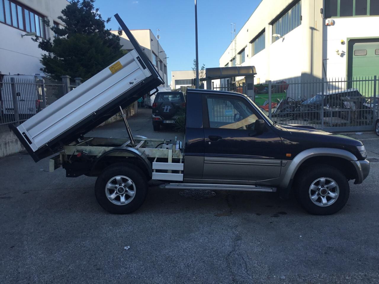 Nissan Patrol GR 3000 cc pk up cassone ribaltabile