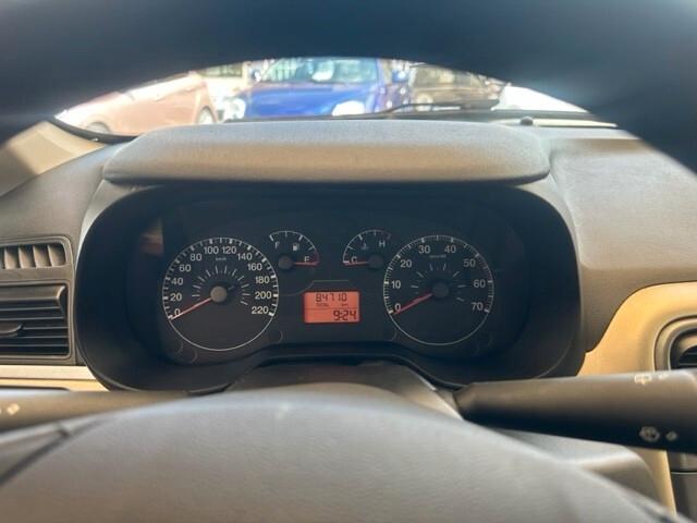 FIAT GRANDE PUNTO CON SOLI 84.700 KM!