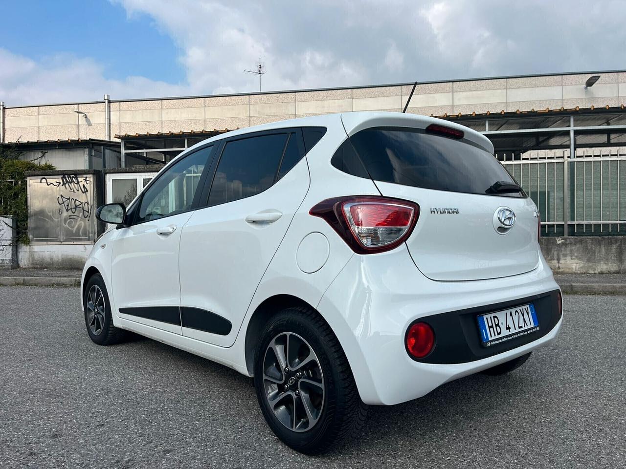 Hyundai i10 1.0 BENZ SOLO 20.000KM