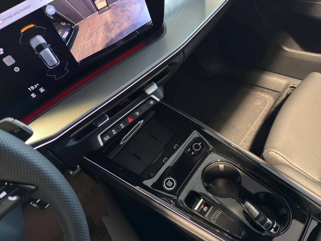 Audi Q3 40 TDI quattro S tronic line edition tetto 2026