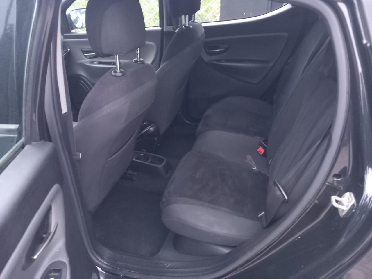 Lancia Ypsilon 0.9 TwinAir 85 CV 5 porte Metano Ecochic Gold