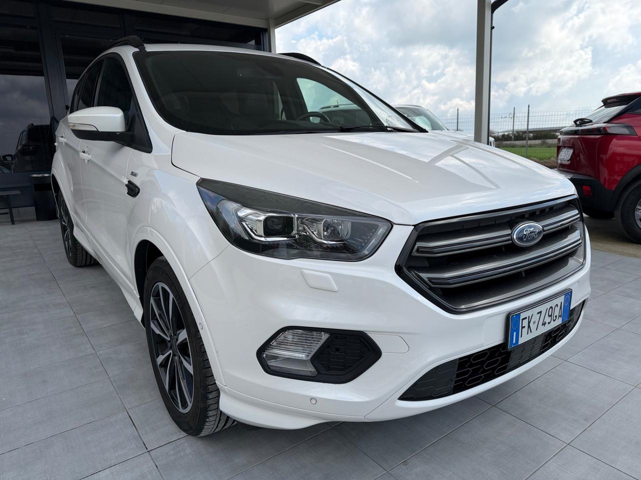 Ford Kuga 1.5 TDCI 120 CV S&S 2WD Powershift ST-Line