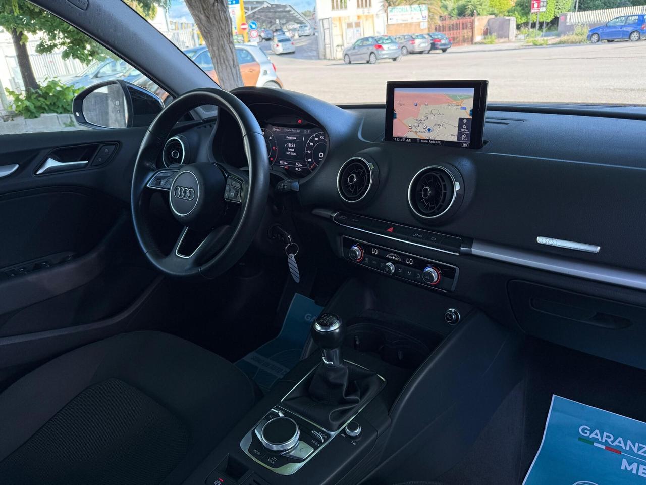 Audi A3 Sedan km. 29000! 30 TDI S Line