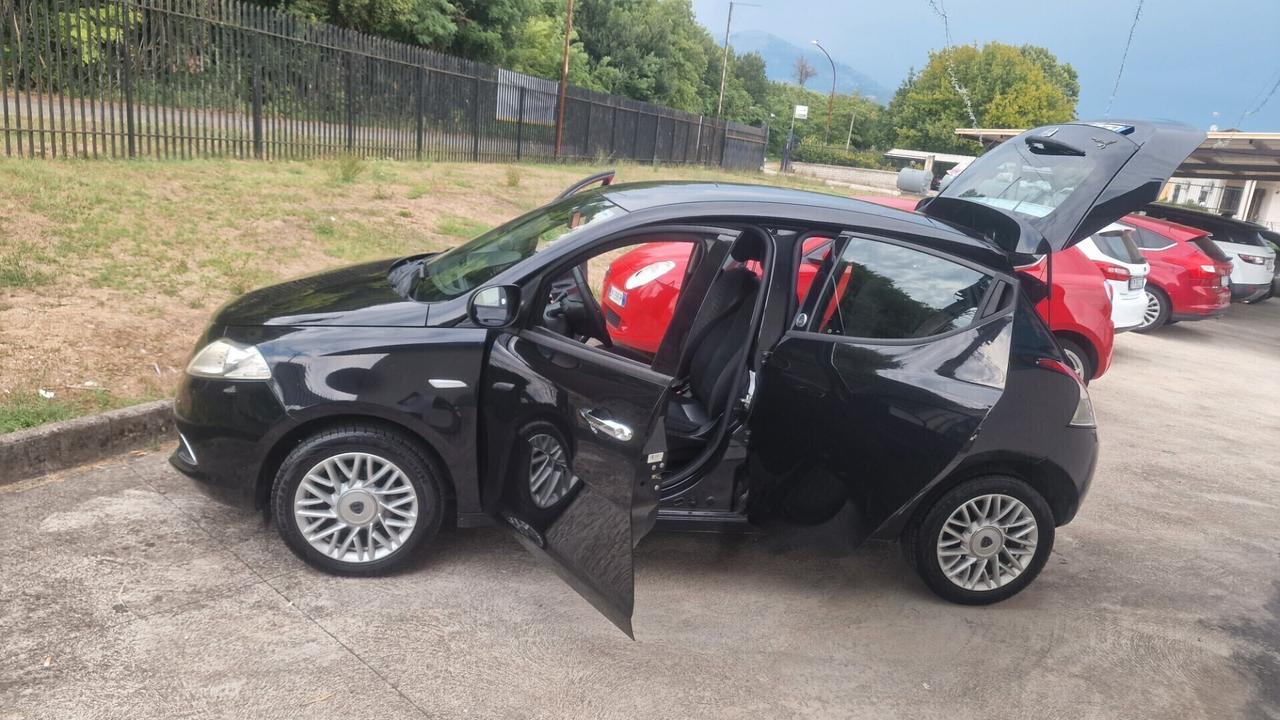 Lancia Ypsilon 1.2 69 CV 5 porte GPL Ecochic Gold