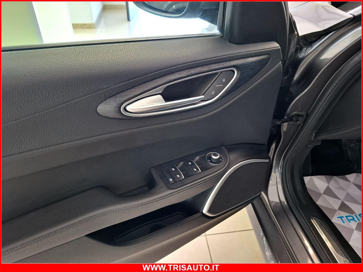 ALFA ROMEO Giulia 2.2 TD AT8 Super IVATA (FARI BIXENO+NAVI)