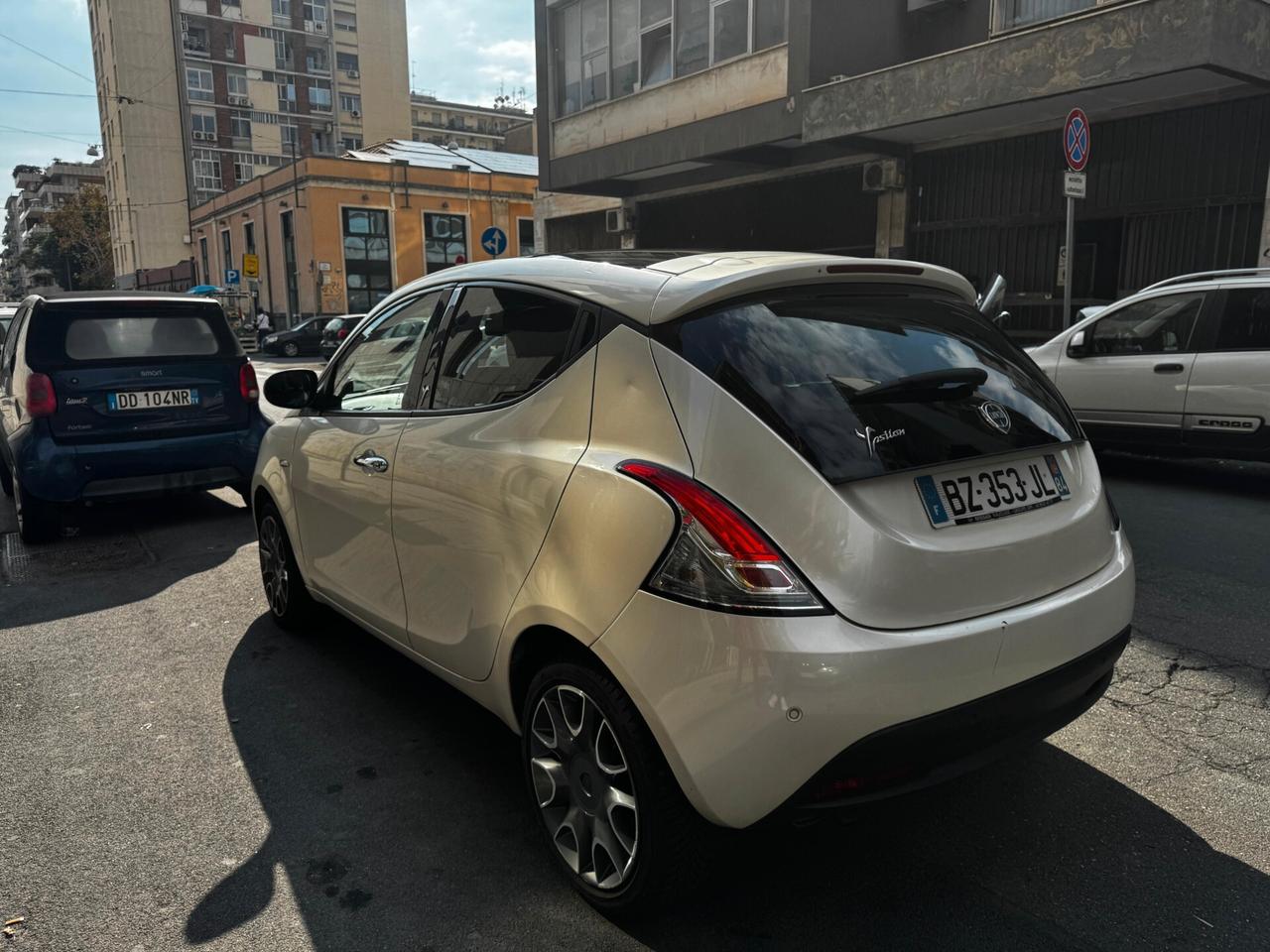 Lancia Ypsilon 1.3 MJT 16V 95 CV TETTUCCIO APRIBILE