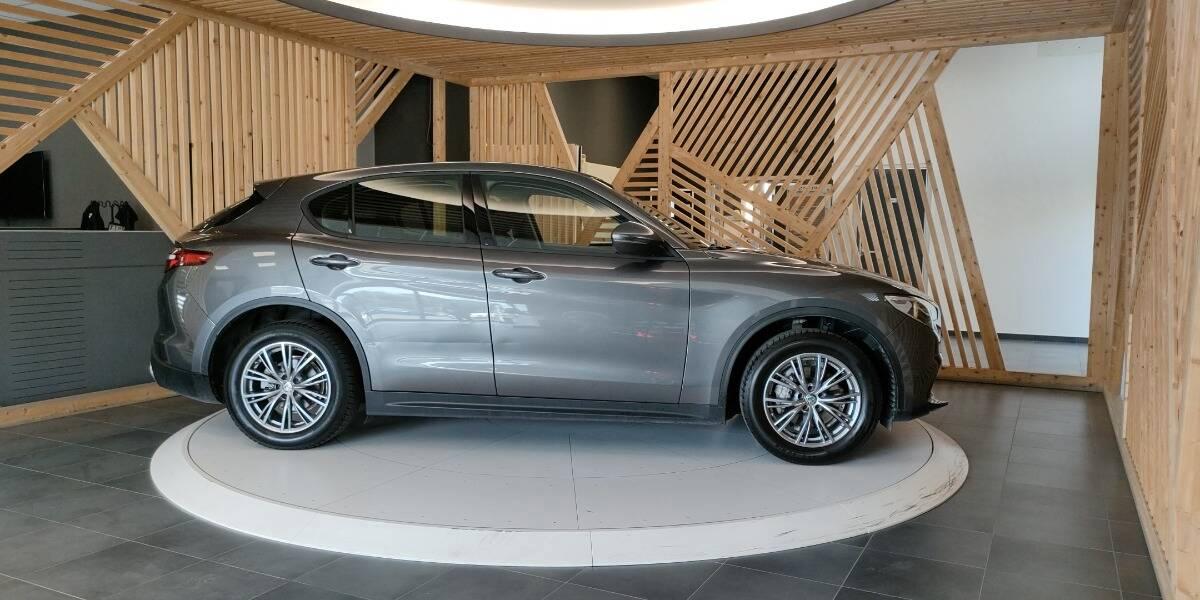 Alfa Romeo Stelvio 2.2 t Business rwd 190cv auto