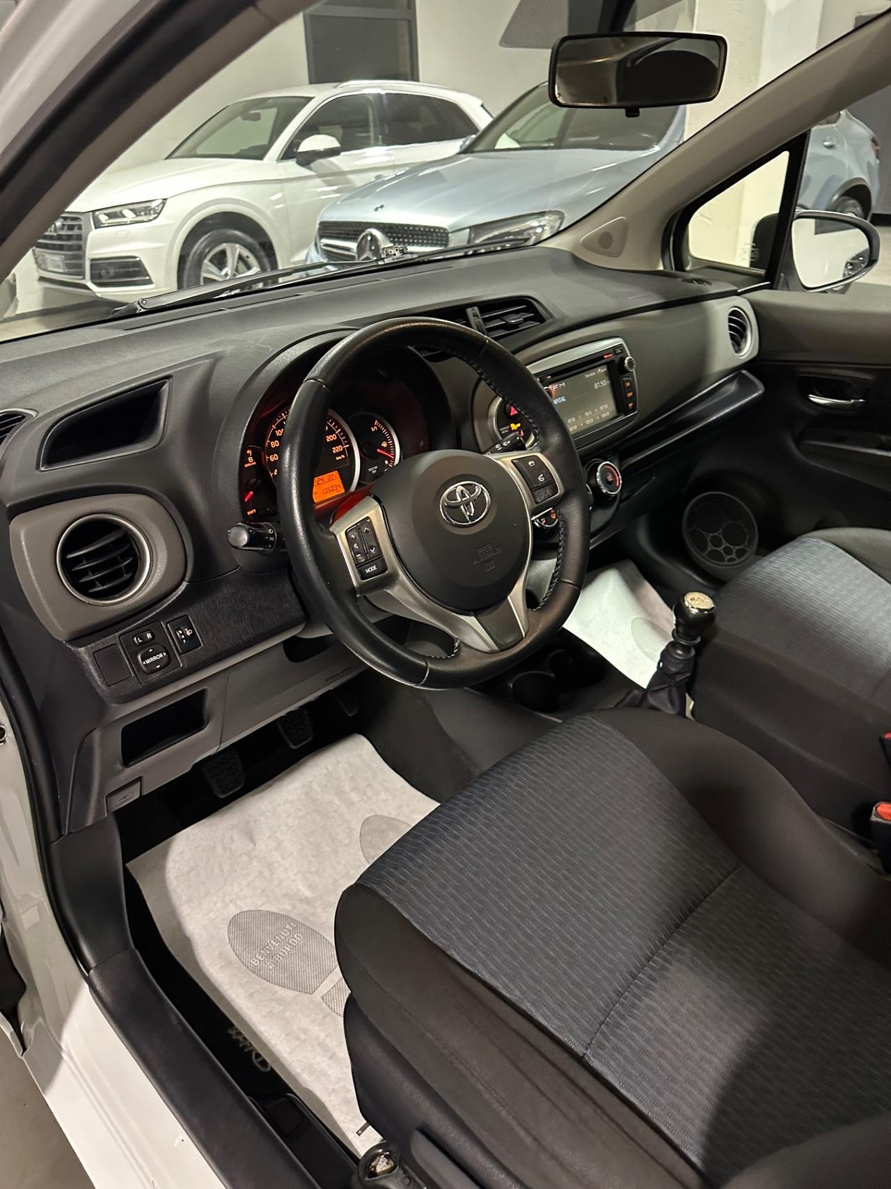 Toyota Yaris 1.3 5 porte Lounge