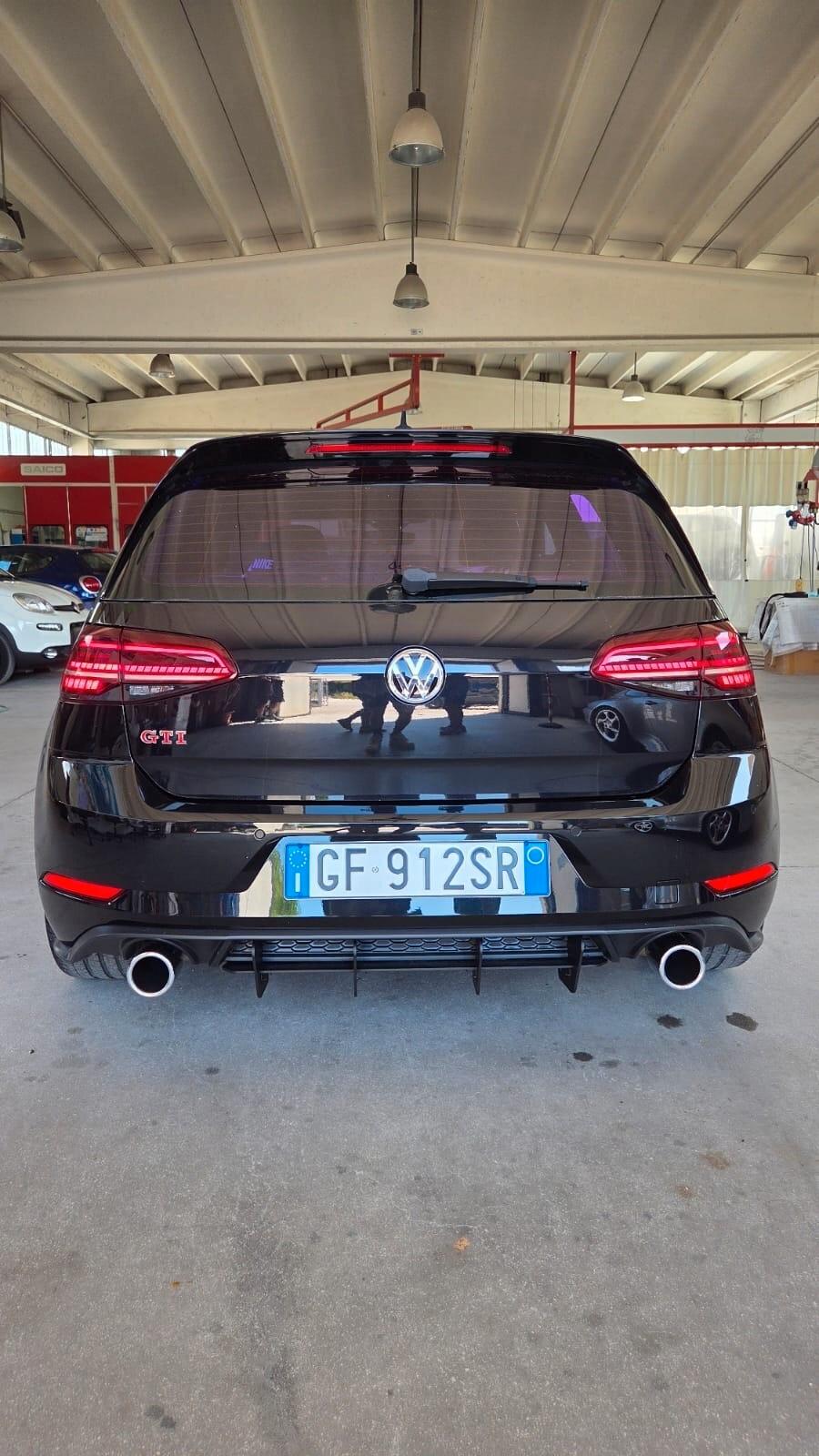 Volkswagen Golf GTI Golf 2.0 TSI GTI DSG