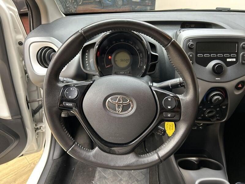 Toyota Aygo 1.0 x-cool 72 CV