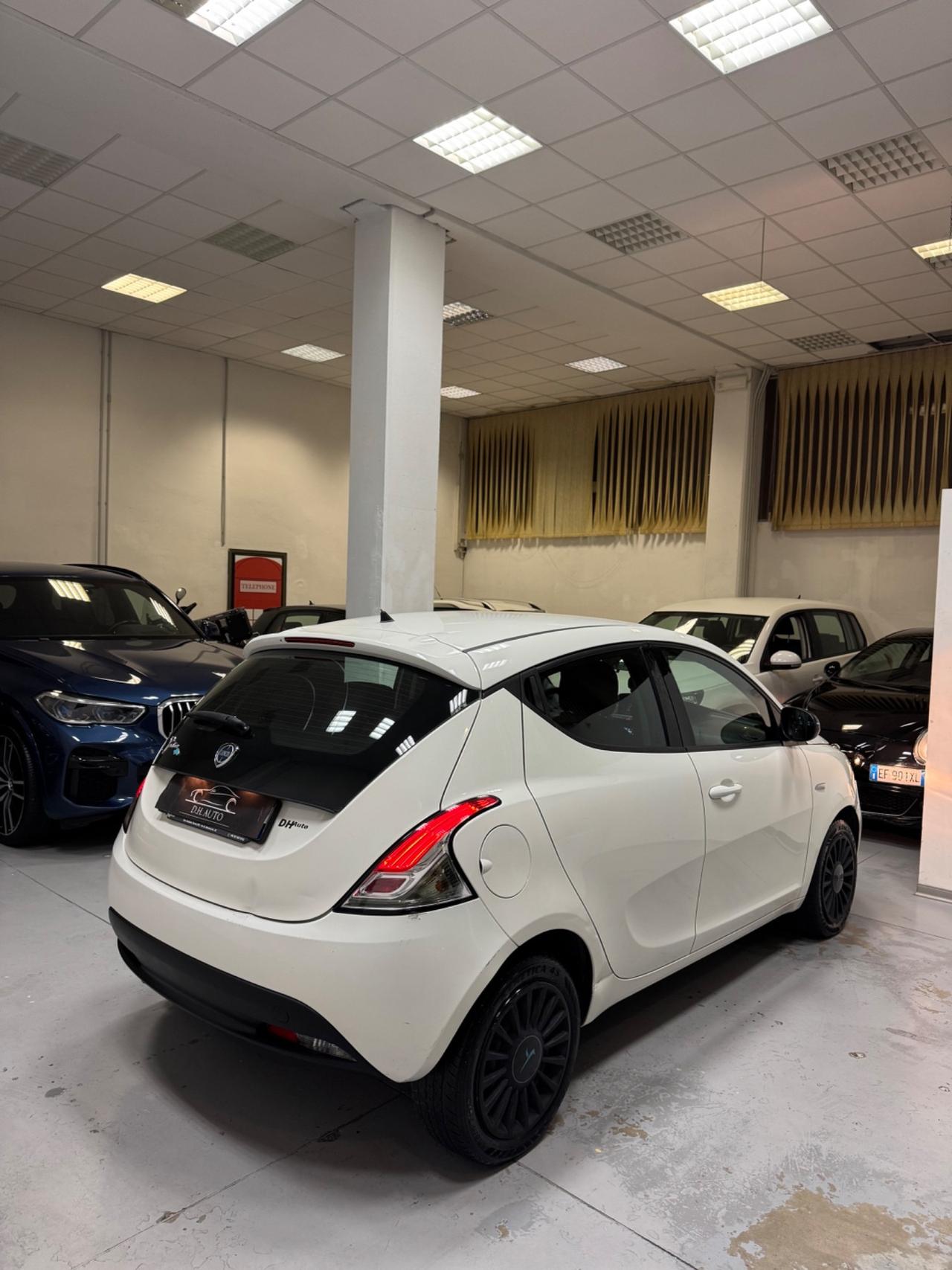 Lancia Ypsilon 1.2 69 CV 5 porte Platinum
