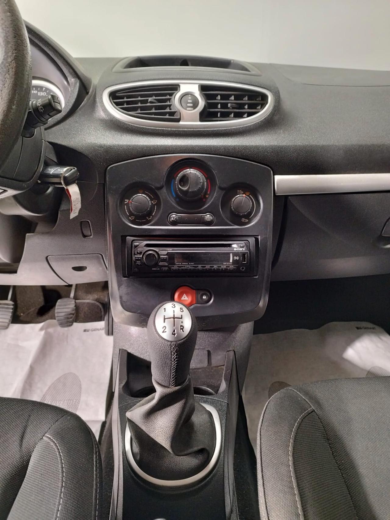 Renault Clio 1.2 16V 3 porte Confort NEOPATENTATI