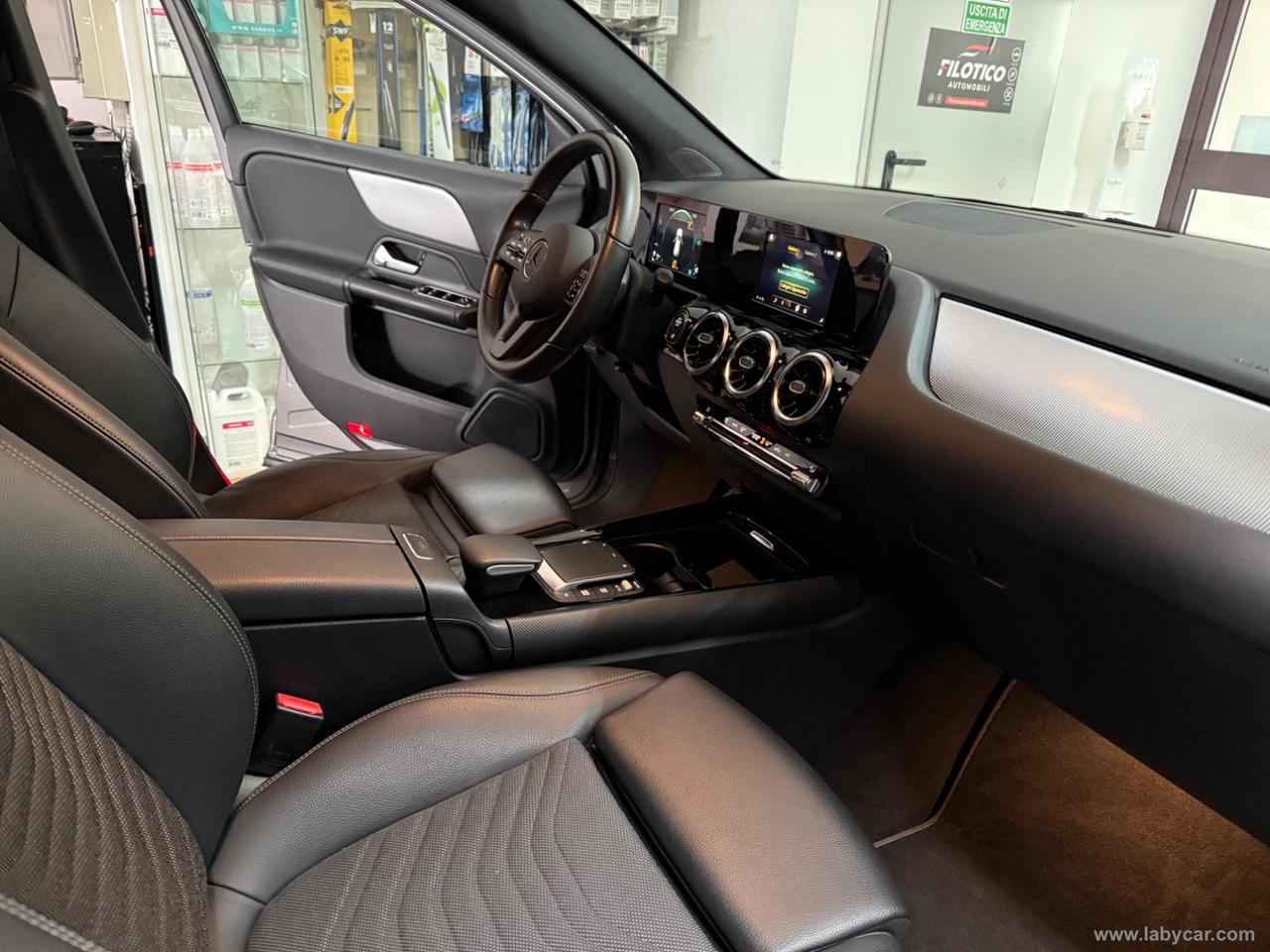 MERCEDES-BENZ GLA 200 d Automatic Sport FARI FULL LED - CARPLAY