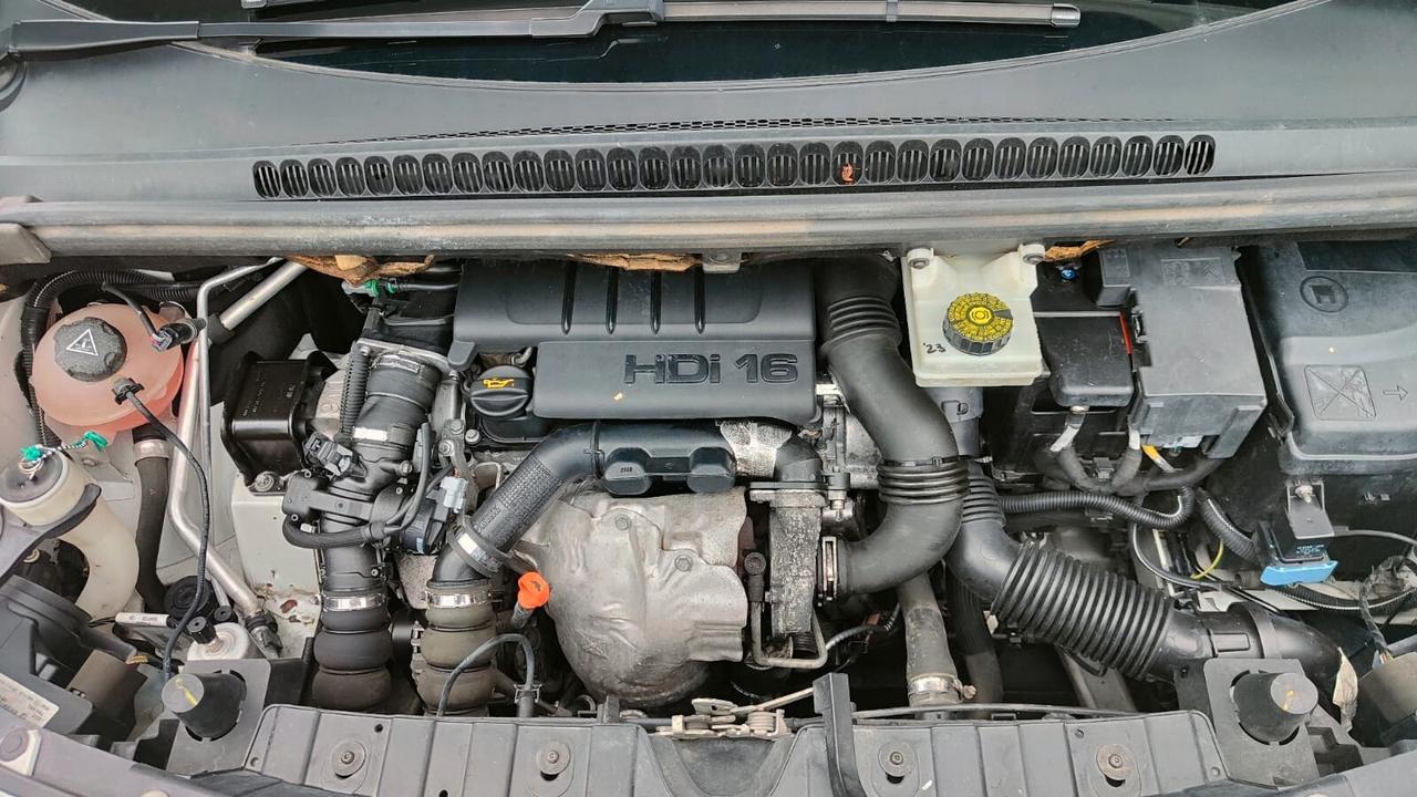 Peugeot 3008 1.6 HDi 112CV Business