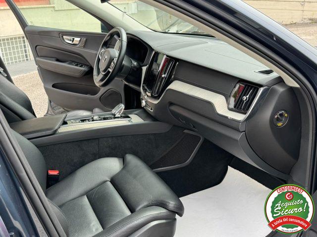 VOLVO XC60 B4 (d) AWD Inscription R.L.19" Sedili Pelle