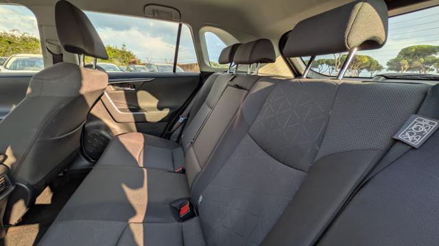 TOYOTA RAV 4 E-CVT 4WD 2.5cc 222cv AUTOM. NAVI CAMERA POST.