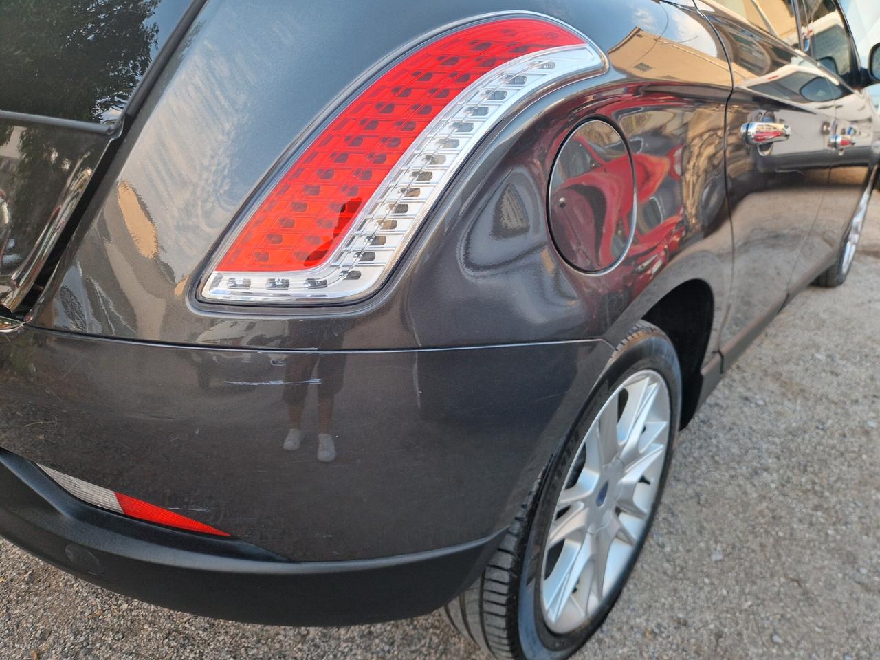 Lancia Delta 1.6 MJT DPF 105 CV Gold-2011