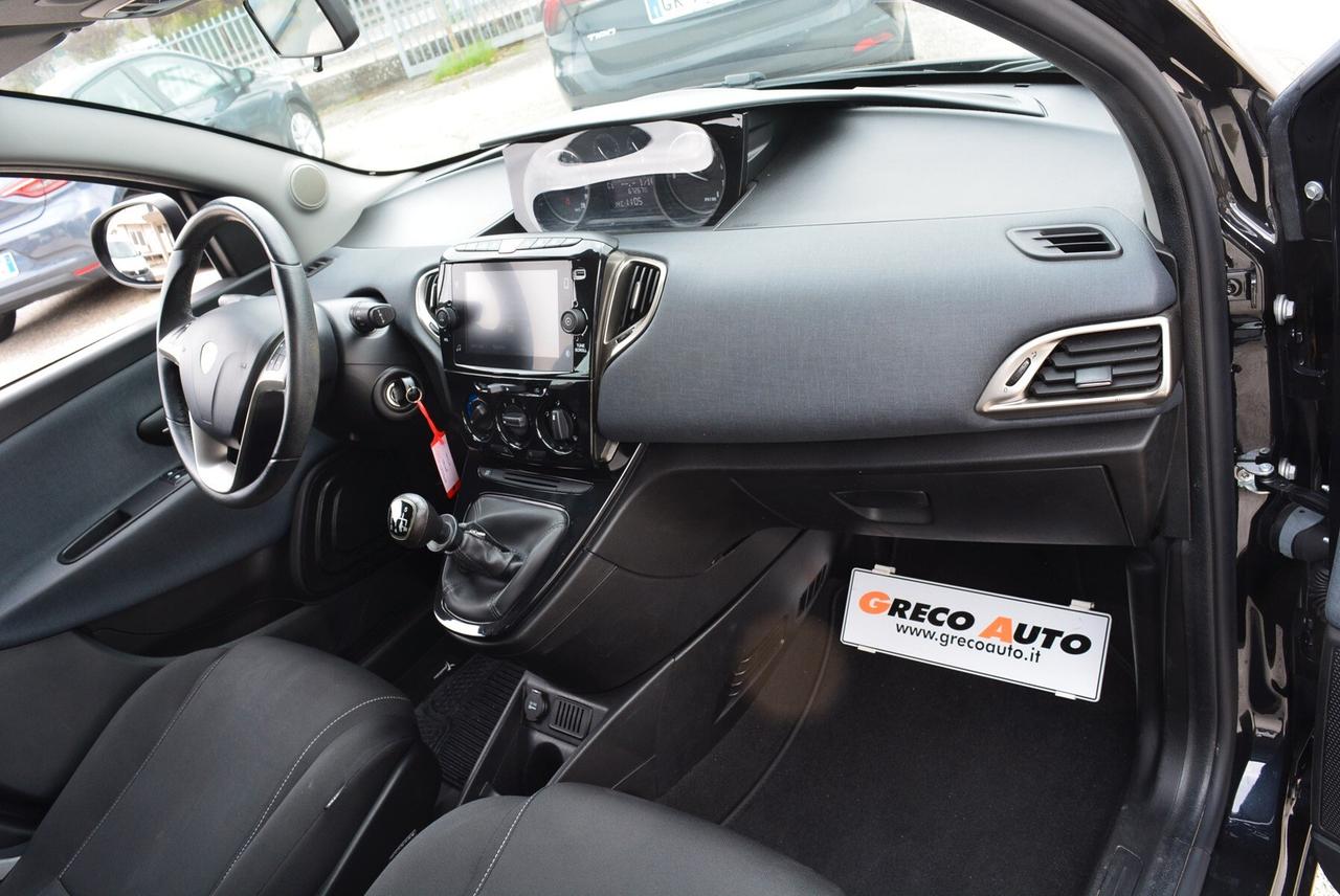 Lancia Ypsilon 1.0 FireFly 5 porte S&S Hybrid Ecochic Gold