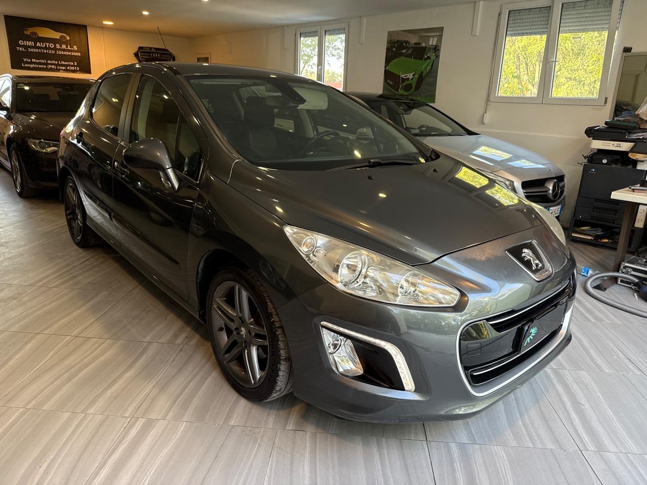 Peugeot 308 1.6 diesel anno 2013 neopatentati