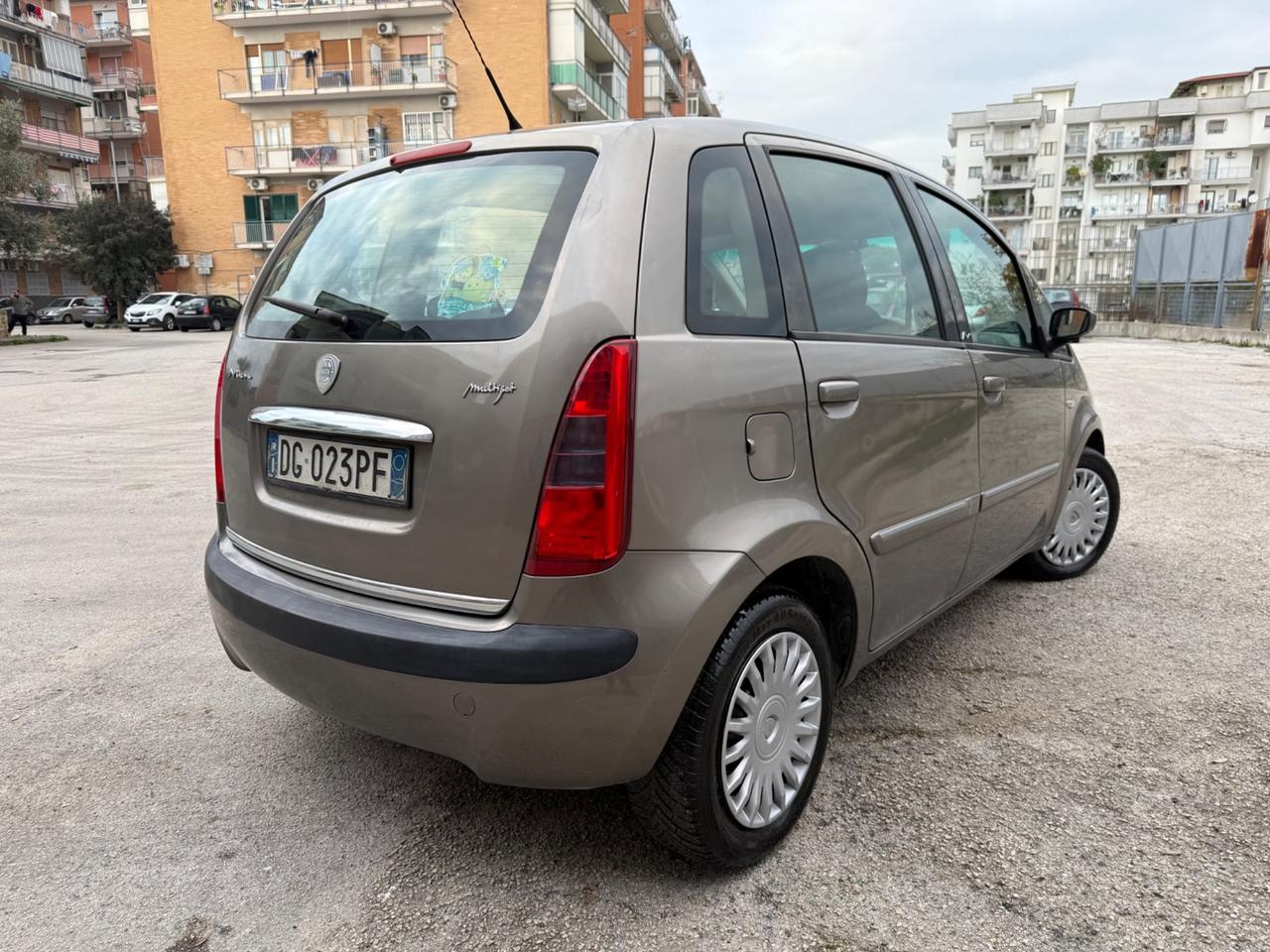 Lancia MUSA 1.3 Multijet Full puntini di grandine