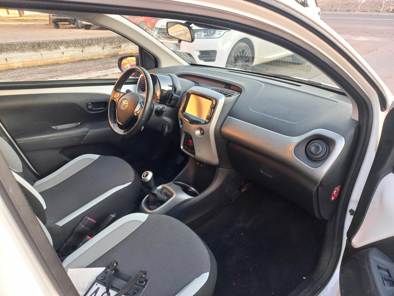 Toyota Aygo 1.0 VVT-i 69 CV 5 porte x-play km 44000