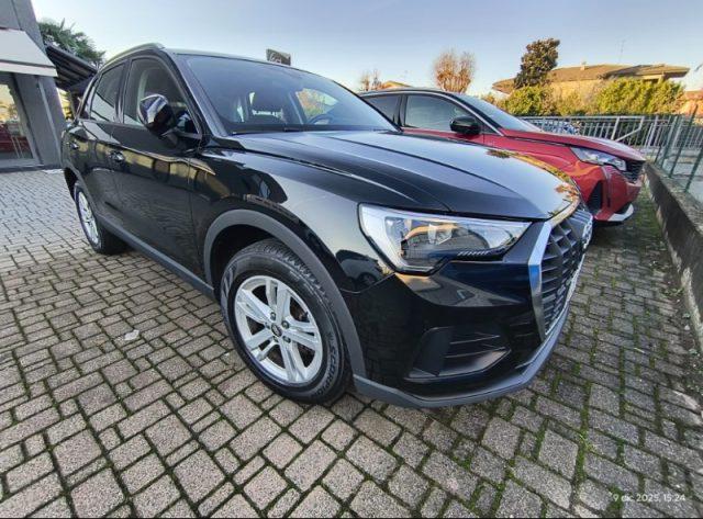 AUDI Q3 35 TDI quattro S tronic Business