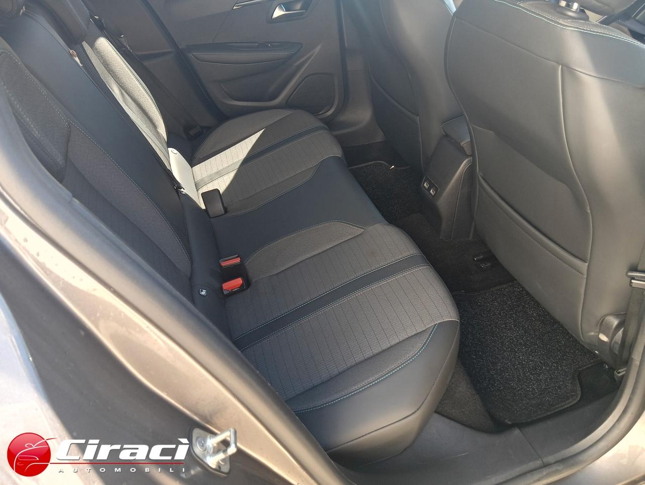 Peugeot 208 PureTech 100 5 porte Allure