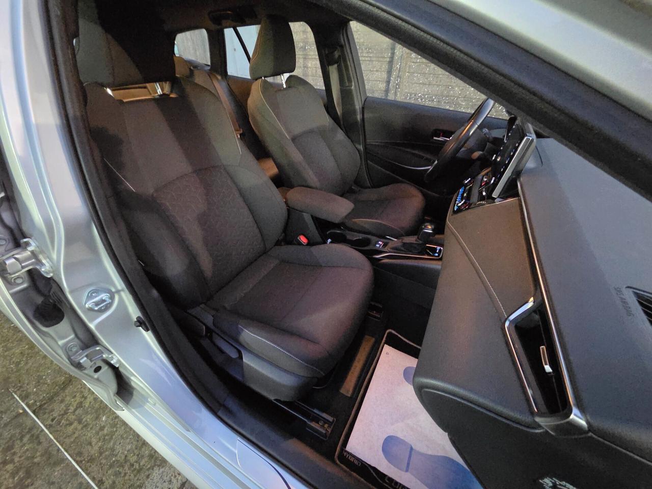 Toyota Corolla Touring Sports 1.8 Hybrid Business Tech