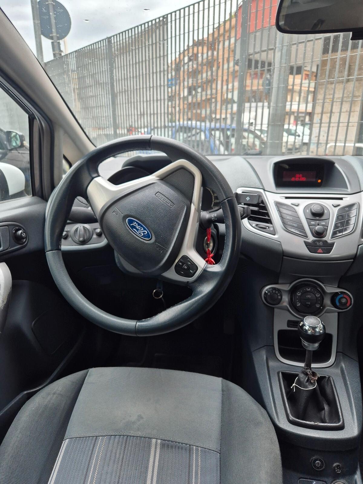 Ford Fiesta 1.4 5 porte Bz.- GPL Titanium