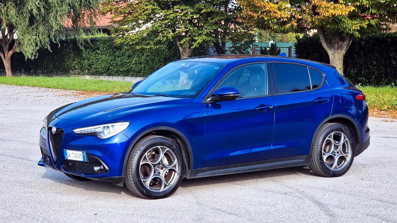 Alfa Romeo Stelvio 2.2 Turbodiesel 190 CV AT8 Q4 Sprint