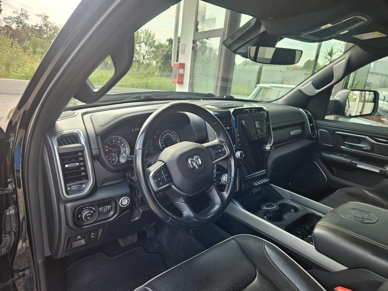 Dodge RAM 1500 5.7 GPL V8 Laramie Night ** NO IVA ESPOSTA **