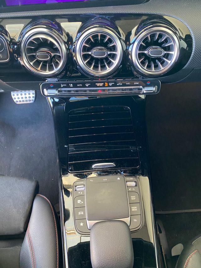 MERCEDES-BENZ A 180 A 180 4p. Premium