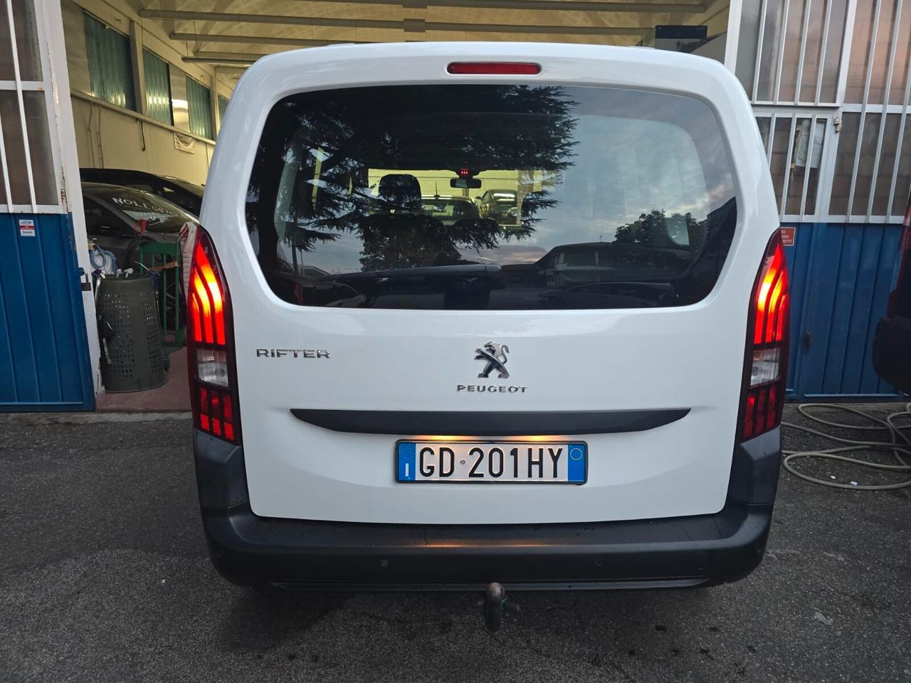 Peugeot Rifter BlueHDi 100 S&S Allure Long 155,00 mese