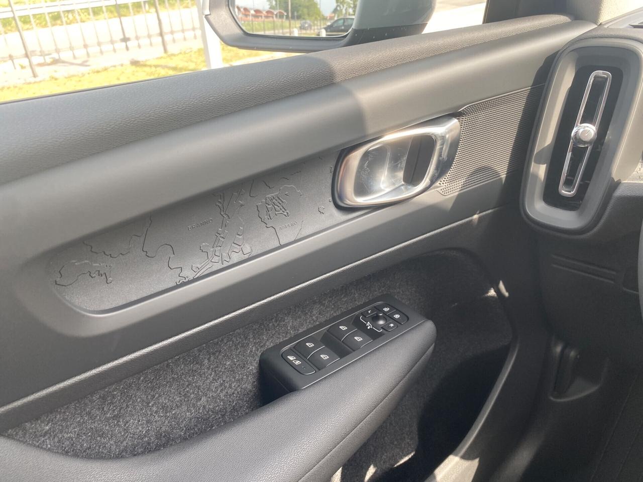 Volvo XC40 B3 (Benzina/Hybrid) Autom. Essential