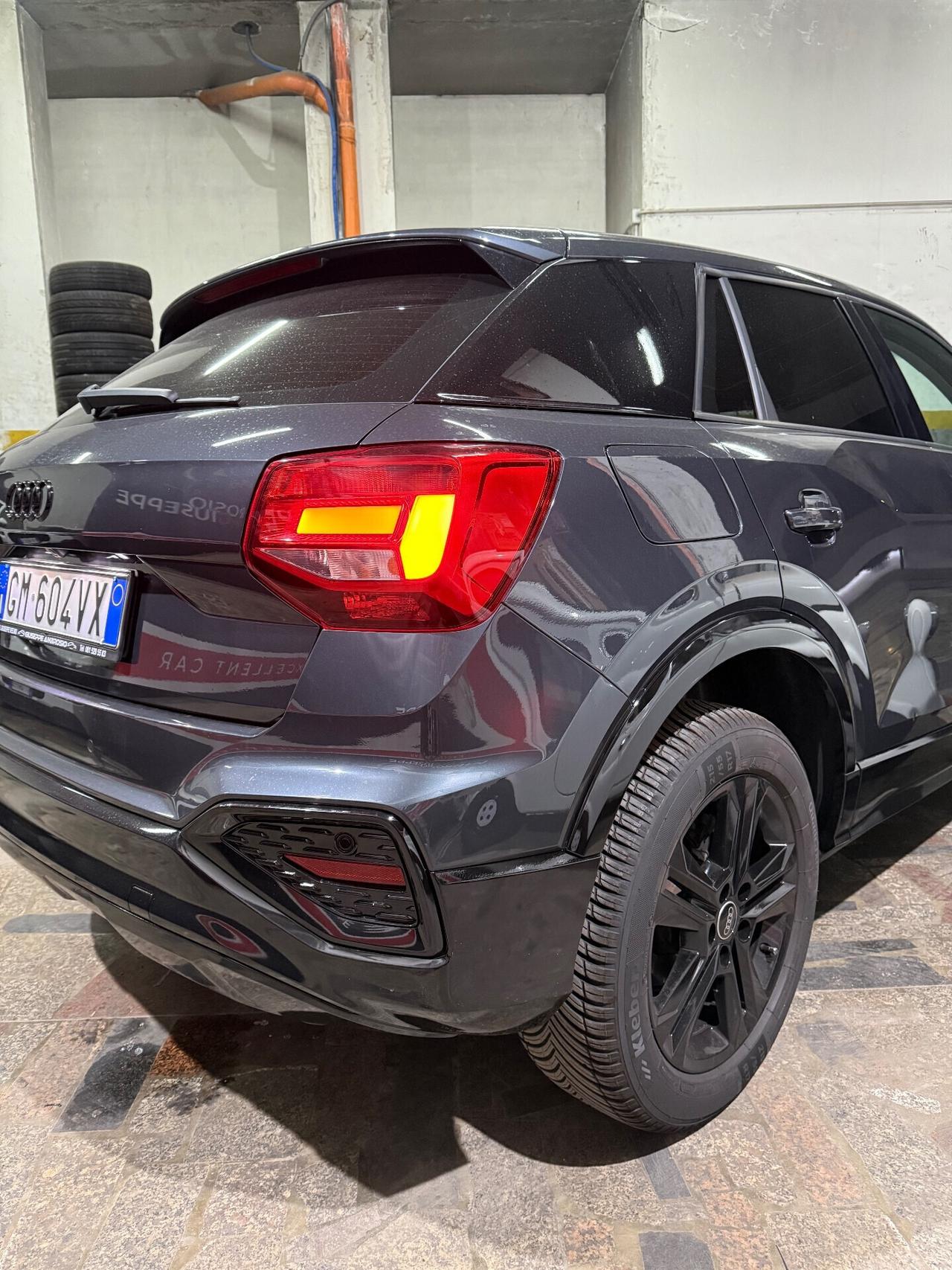 Audi Q2 30 TDI S tronic Identity Black