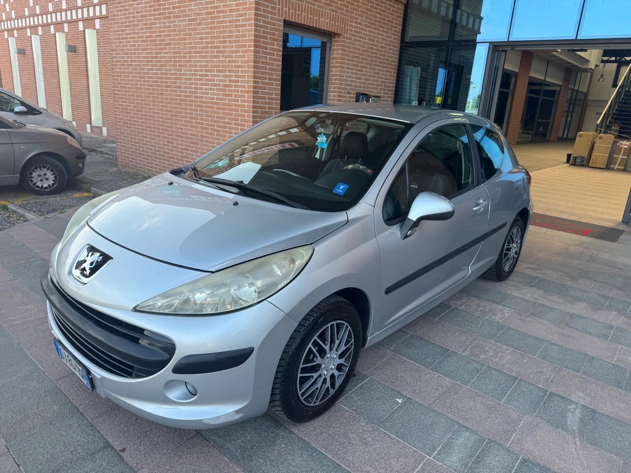 Peugeot 207 1.4 HDi 70CV 3p. ONE Line NEOPATENTATI