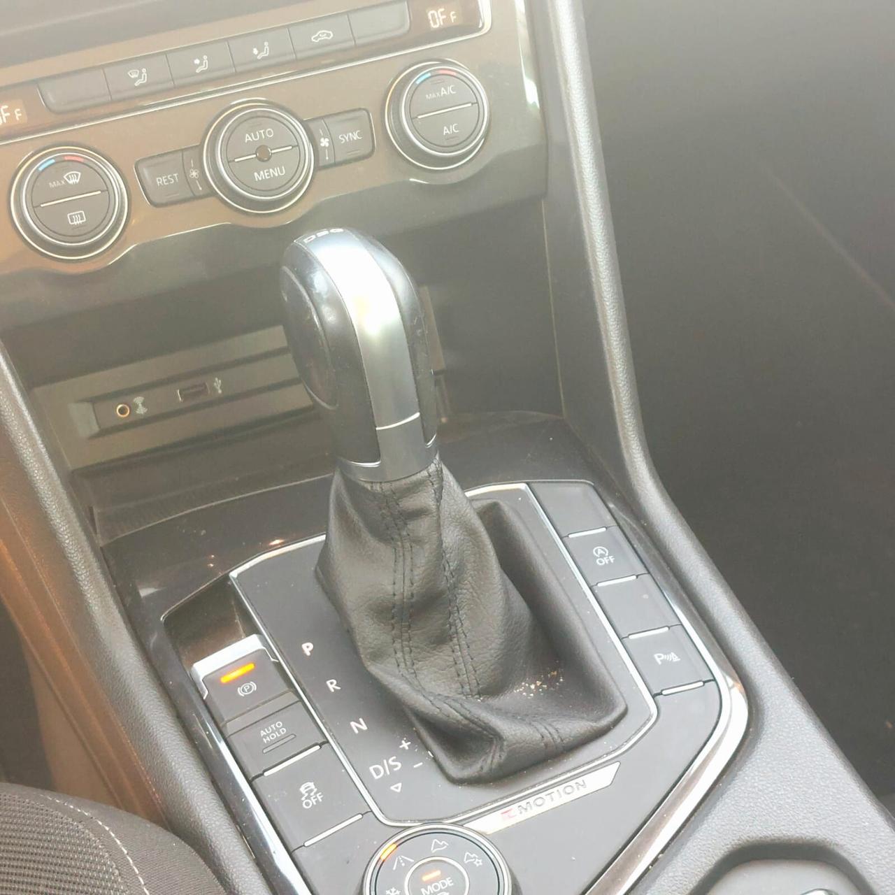 Volkswagen Tiguan 2.0 TDI SCR DSG 4MOTION Business BMT